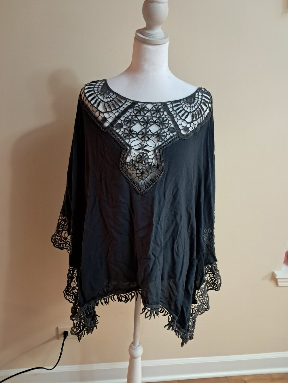 XCVI Pullover Tunic Top Women's 1 Size Gray Crochet Fringe Embroidered Bohemian